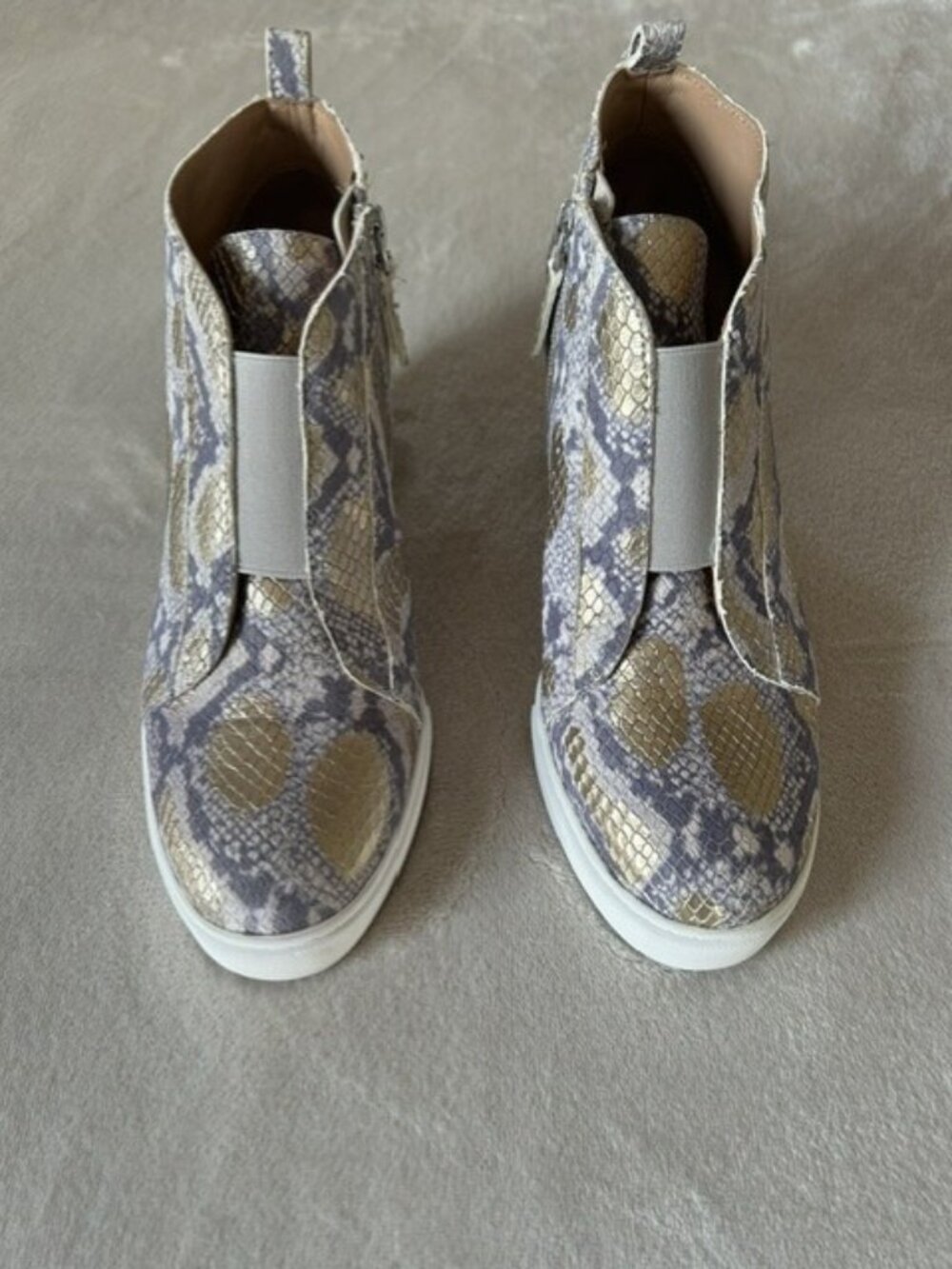 Linea Paolo Felicia III Wedge Sneaker Metallic Snakeskin Gold Taupe 7.5